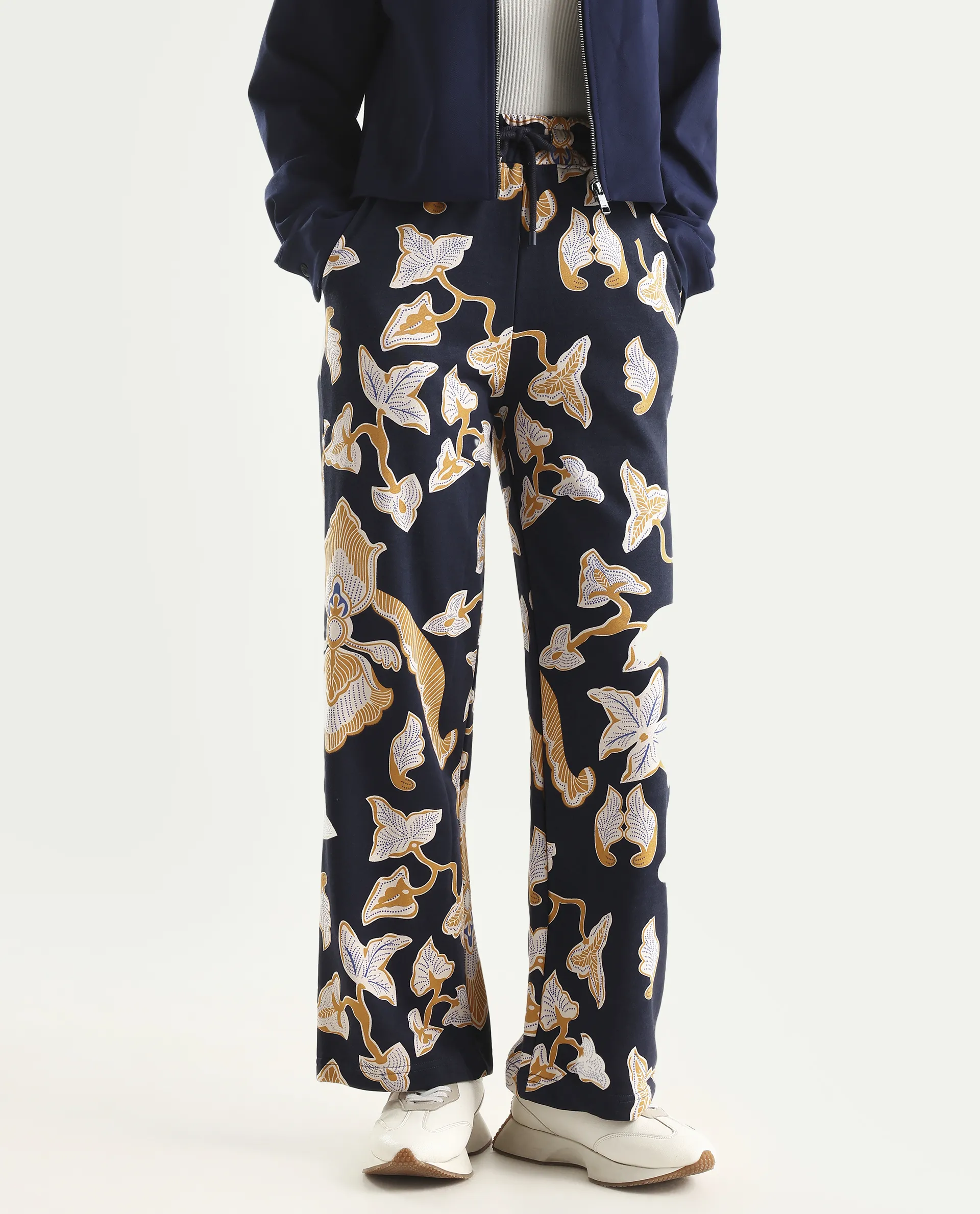 Rareism Women's Bogota Navy Cotton Abstract Print Ankle Length Relaxed Fit Track Pant - Image 3