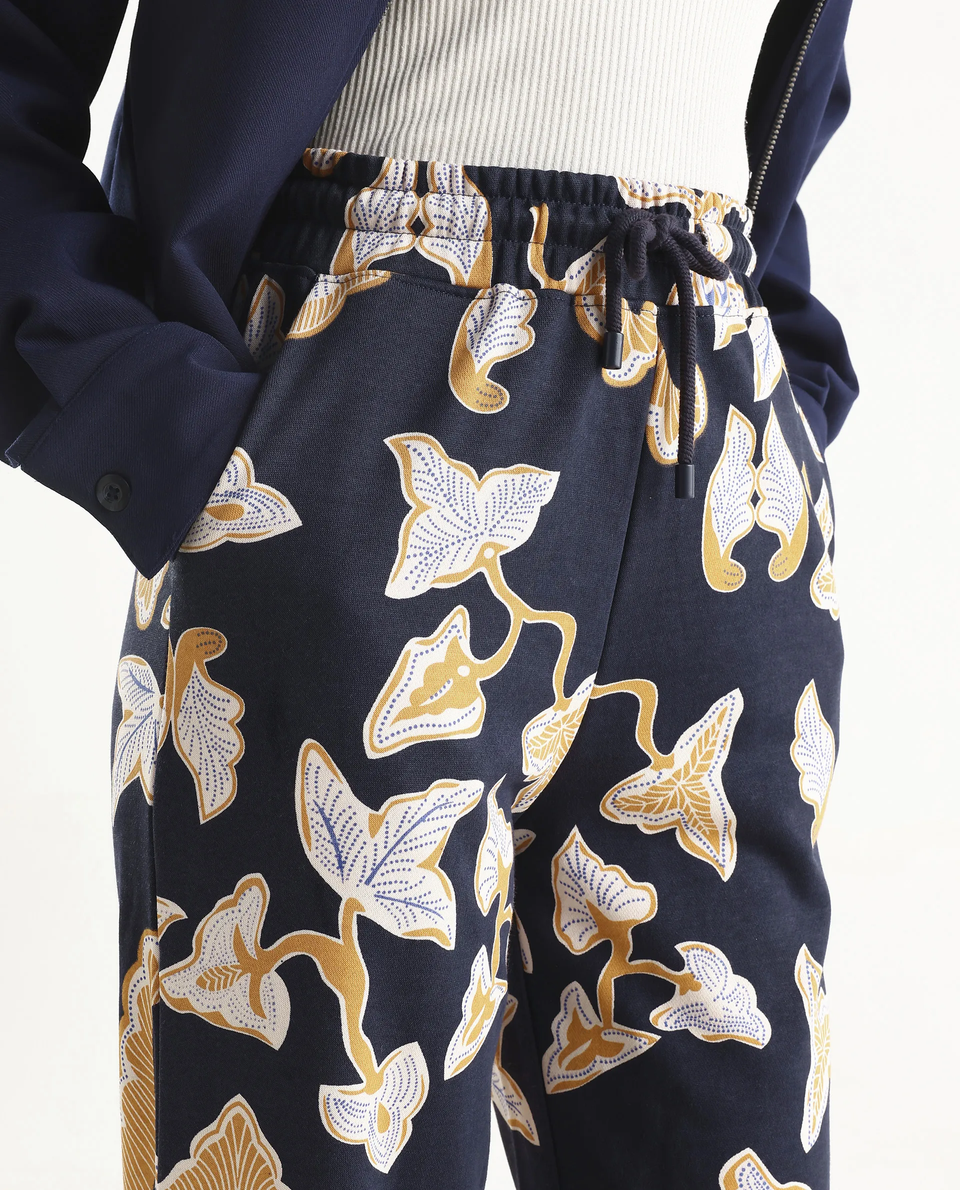 Rareism Women's Bogota Navy Cotton Abstract Print Ankle Length Relaxed Fit Track Pant - Image 4